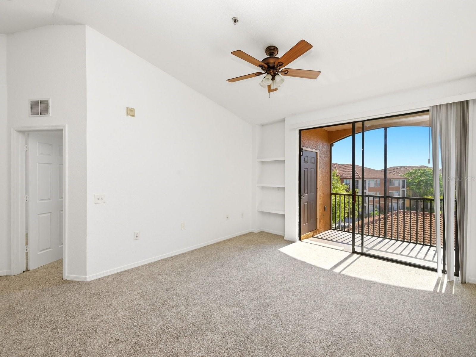 Image 12 of 43 For 6169 Metrowest Boulevard 305