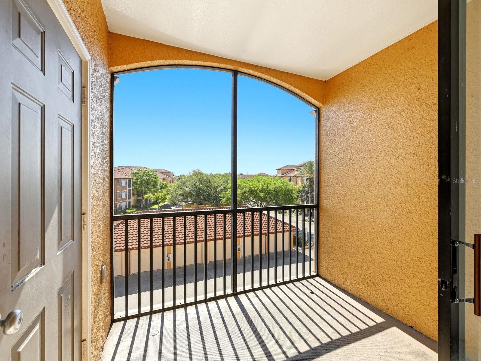 Image 29 of 43 For 6169 Metrowest Boulevard 305