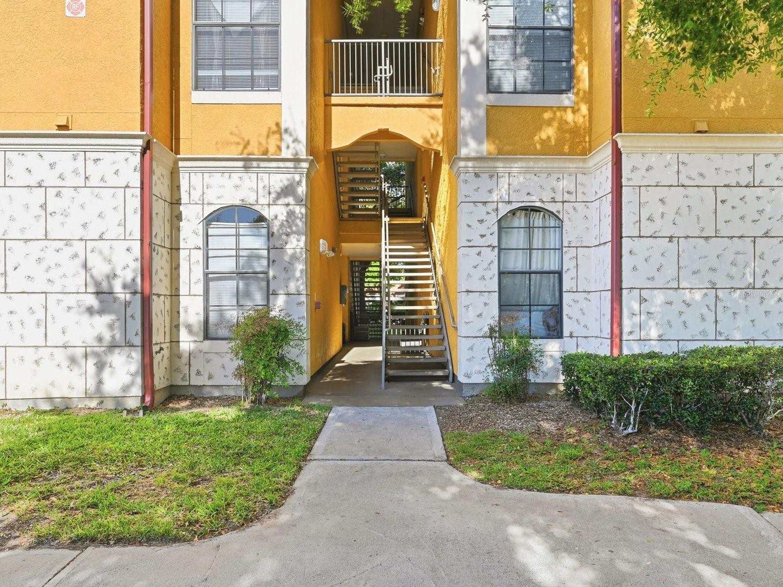 Image 5 of 43 For 6169 Metrowest Boulevard 305