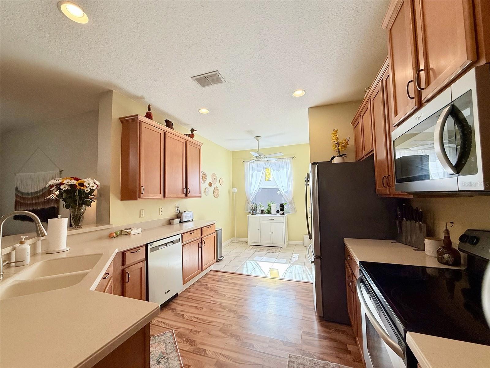 Image 9 of 28 For 12936 Turnstone Court