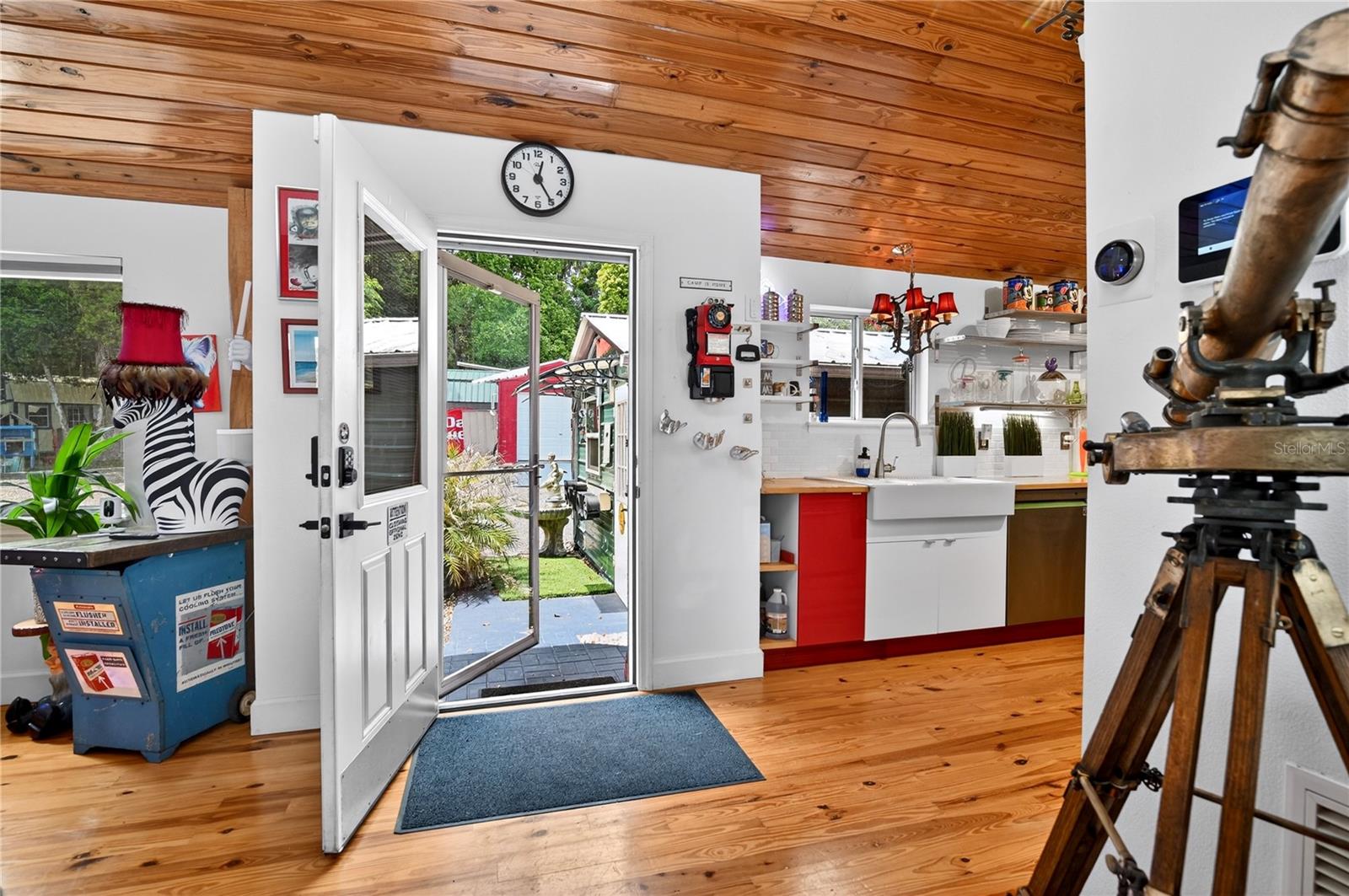 Image 10 of 91 For 3717 Laughlin Road