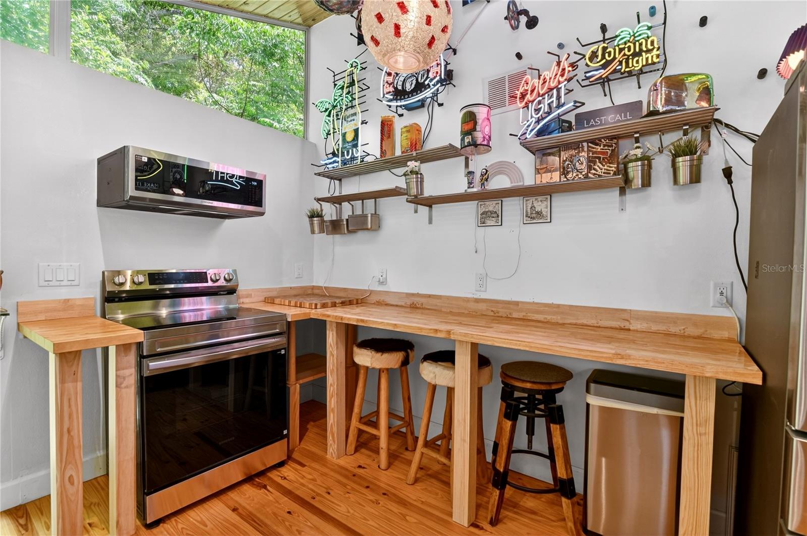 Image 14 of 91 For 3717 Laughlin Road