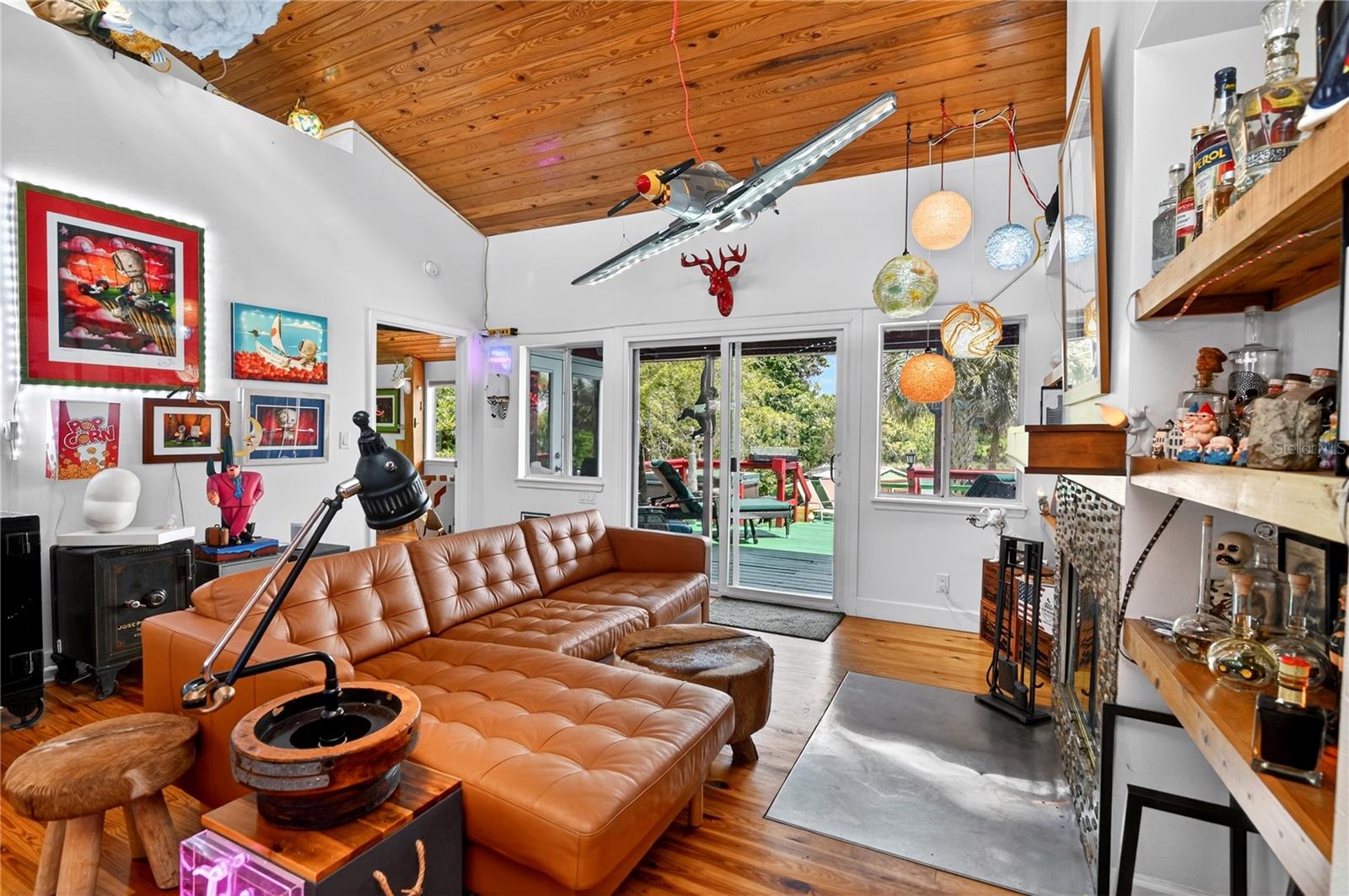 Image 20 of 91 For 3717 Laughlin Road