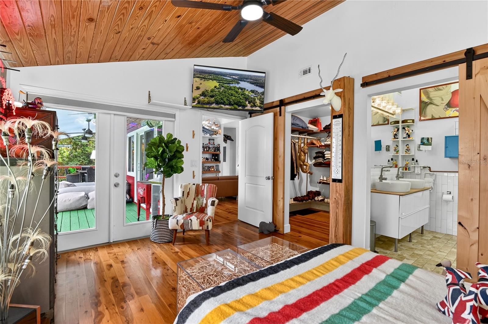 Image 27 of 91 For 3717 Laughlin Road