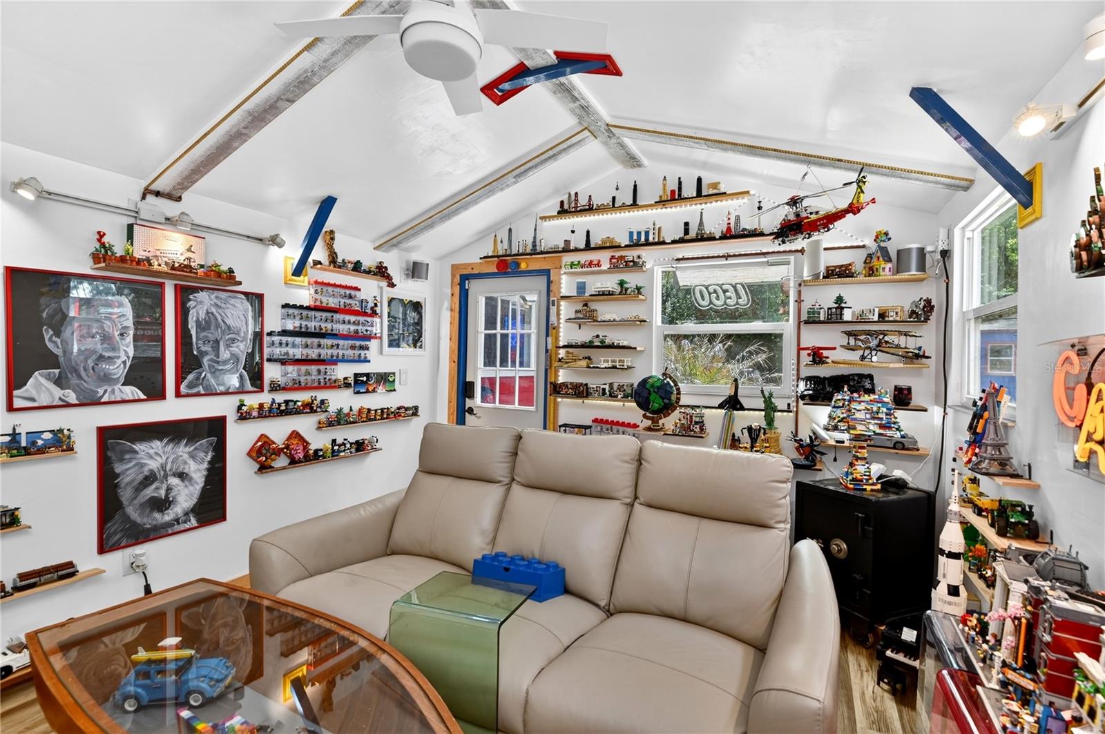 Image 45 of 91 For 3717 Laughlin Road