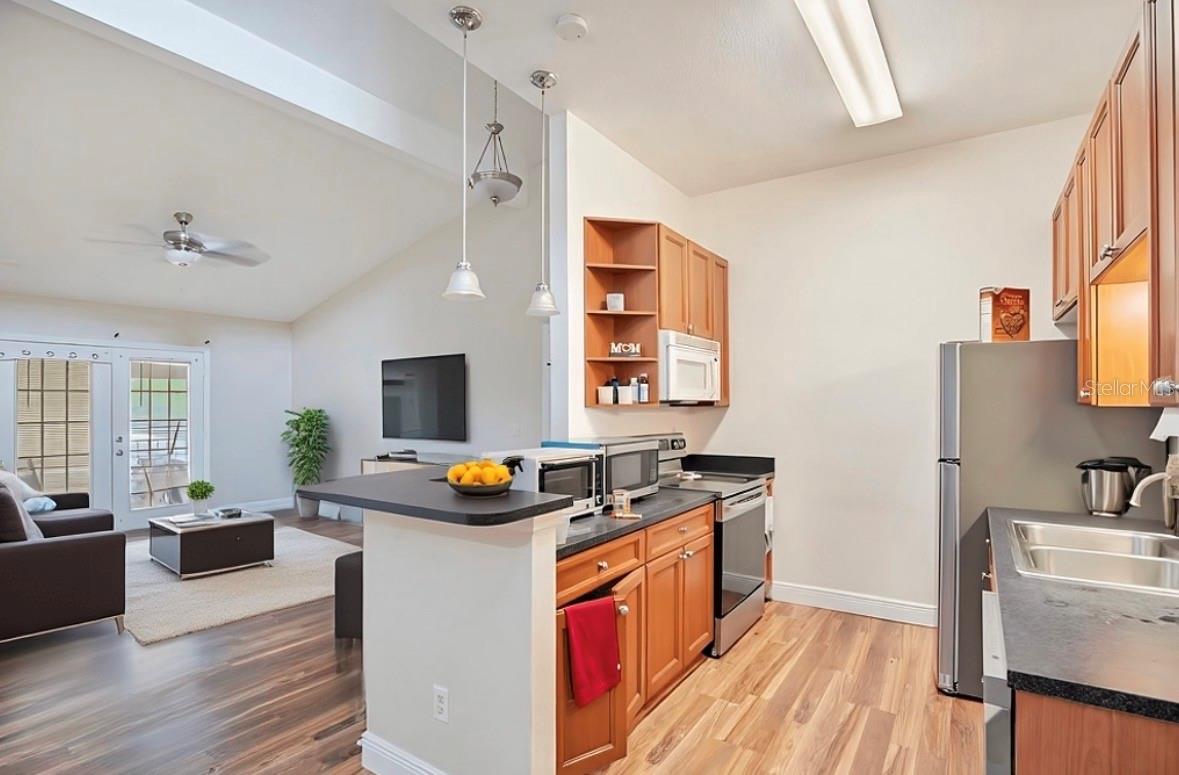 Listing photo id 4 for 155 Pearl Lake Causeway 206