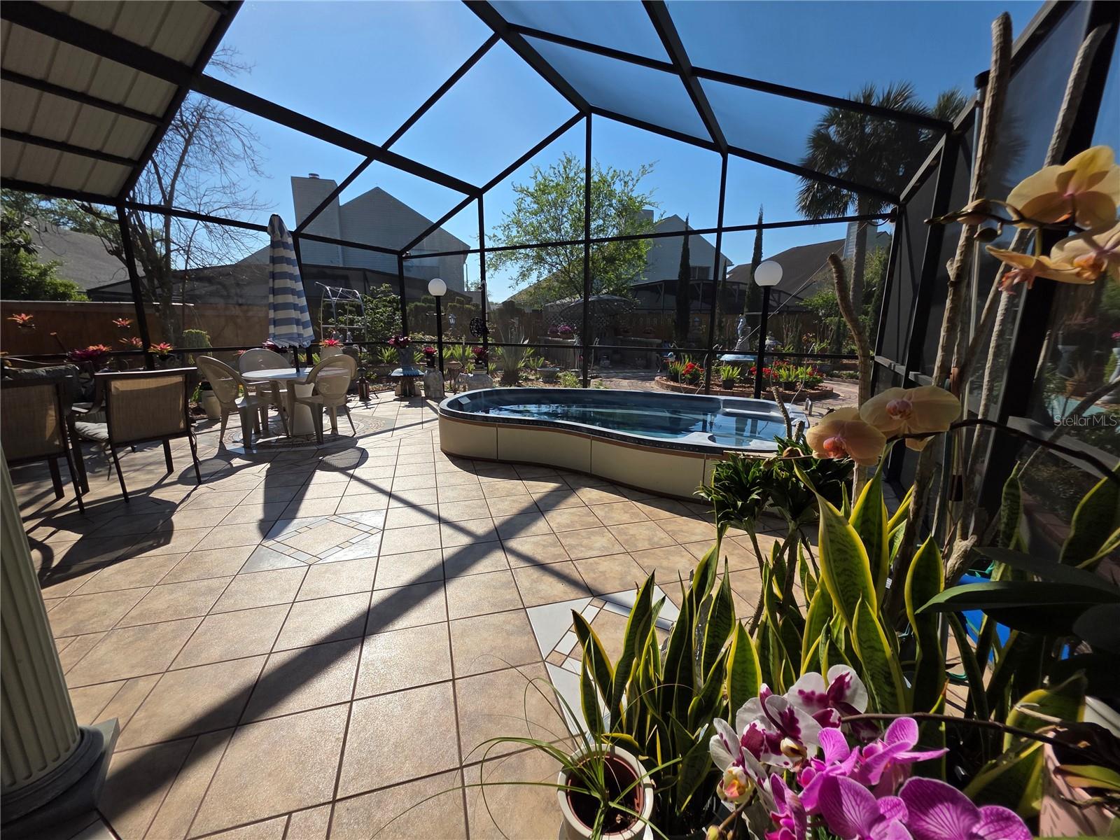 Image 17 of 26 For 866 Charing Cross Circle