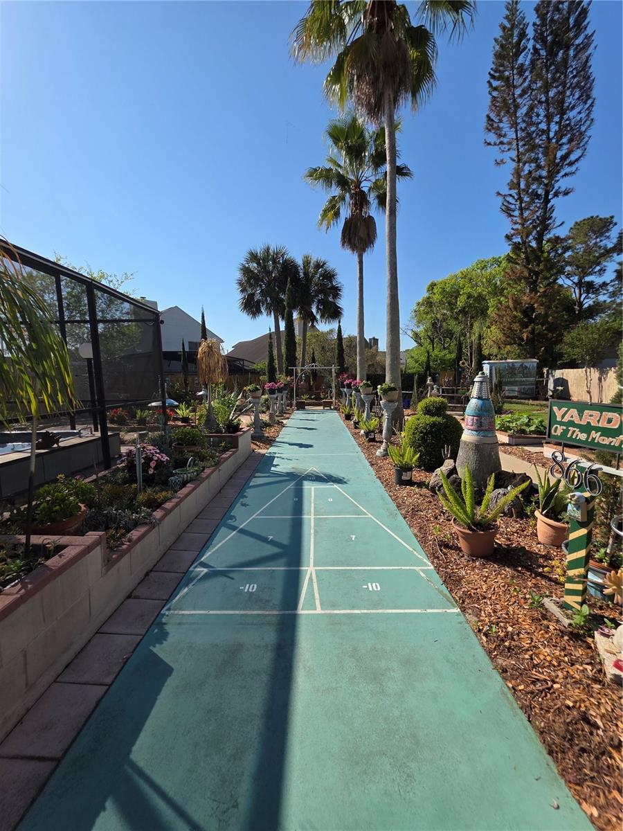 Image 21 of 26 For 866 Charing Cross Circle