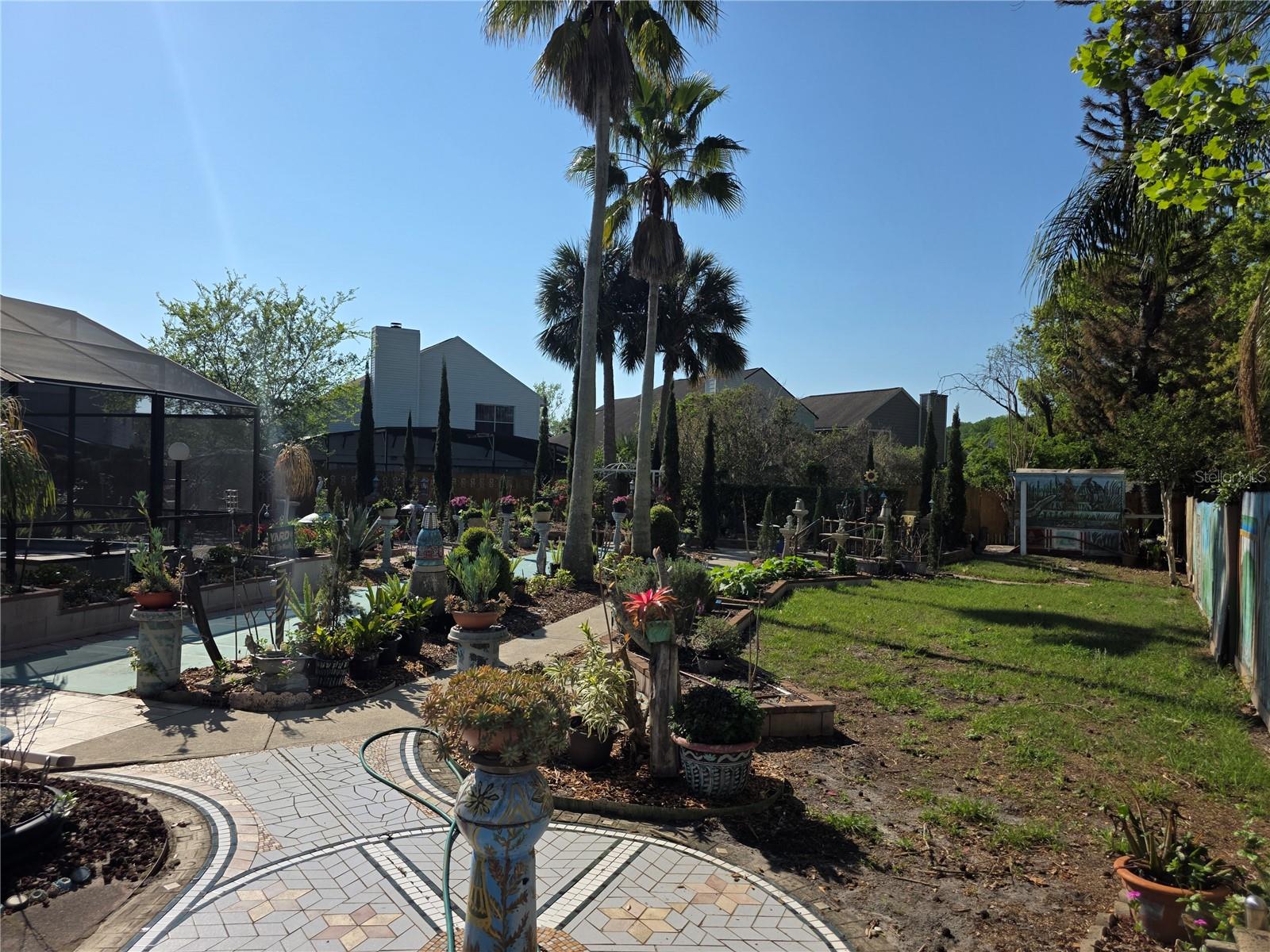 Image 22 of 26 For 866 Charing Cross Circle