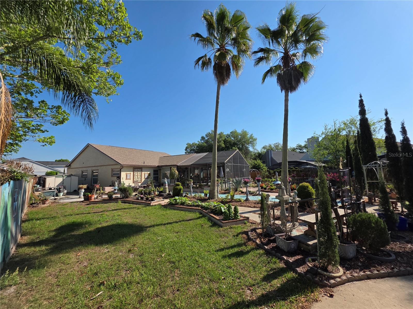 Image 24 of 26 For 866 Charing Cross Circle