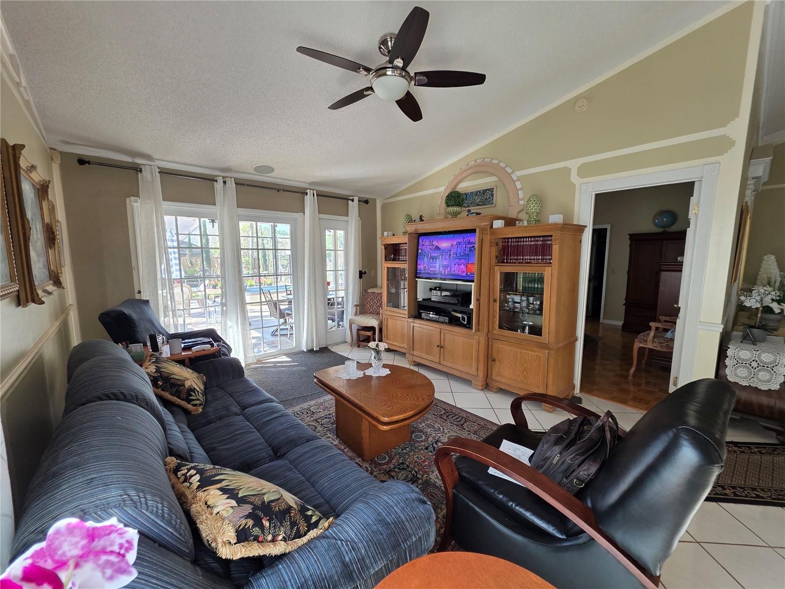 Image 8 of 26 For 866 Charing Cross Circle