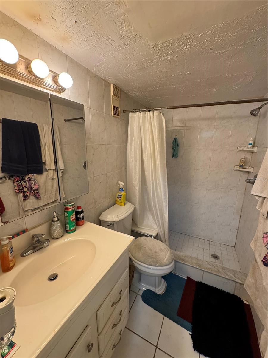 Image 10 of 20 For 944 Lake Destiny Road A