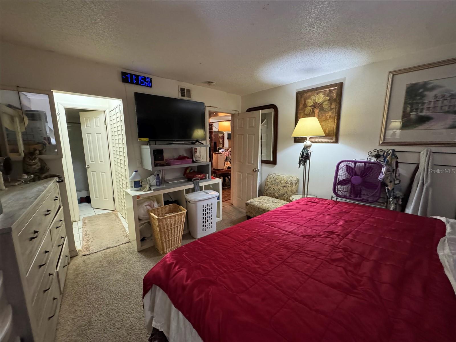 Image 17 of 20 For 944 Lake Destiny Road A