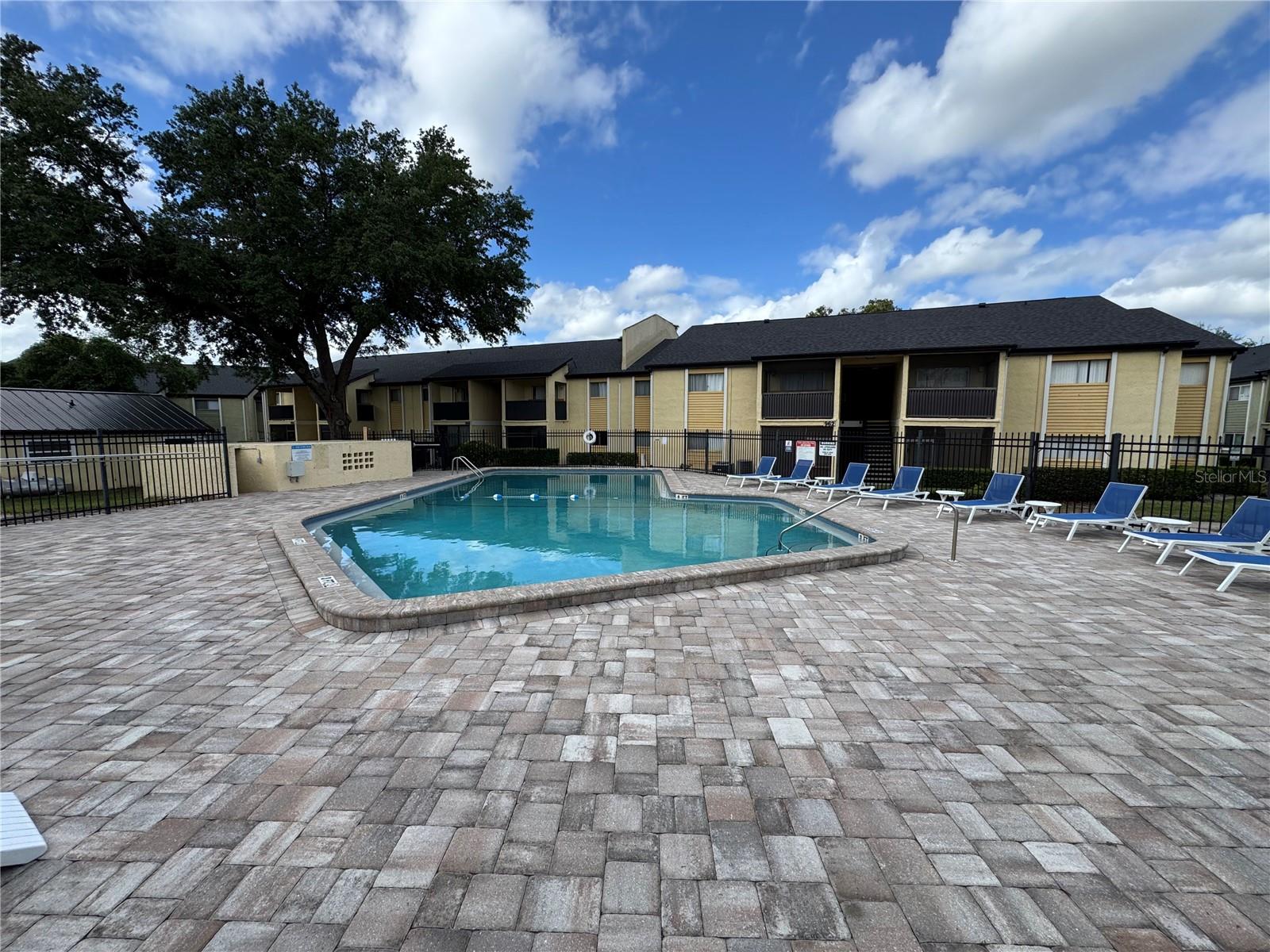 Image 3 of 20 For 944 Lake Destiny Road A