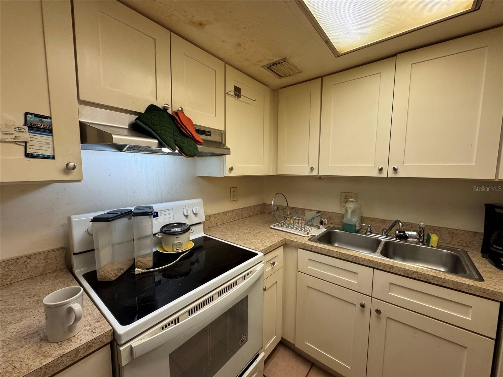 Image 9 of 20 For 944 Lake Destiny Road A