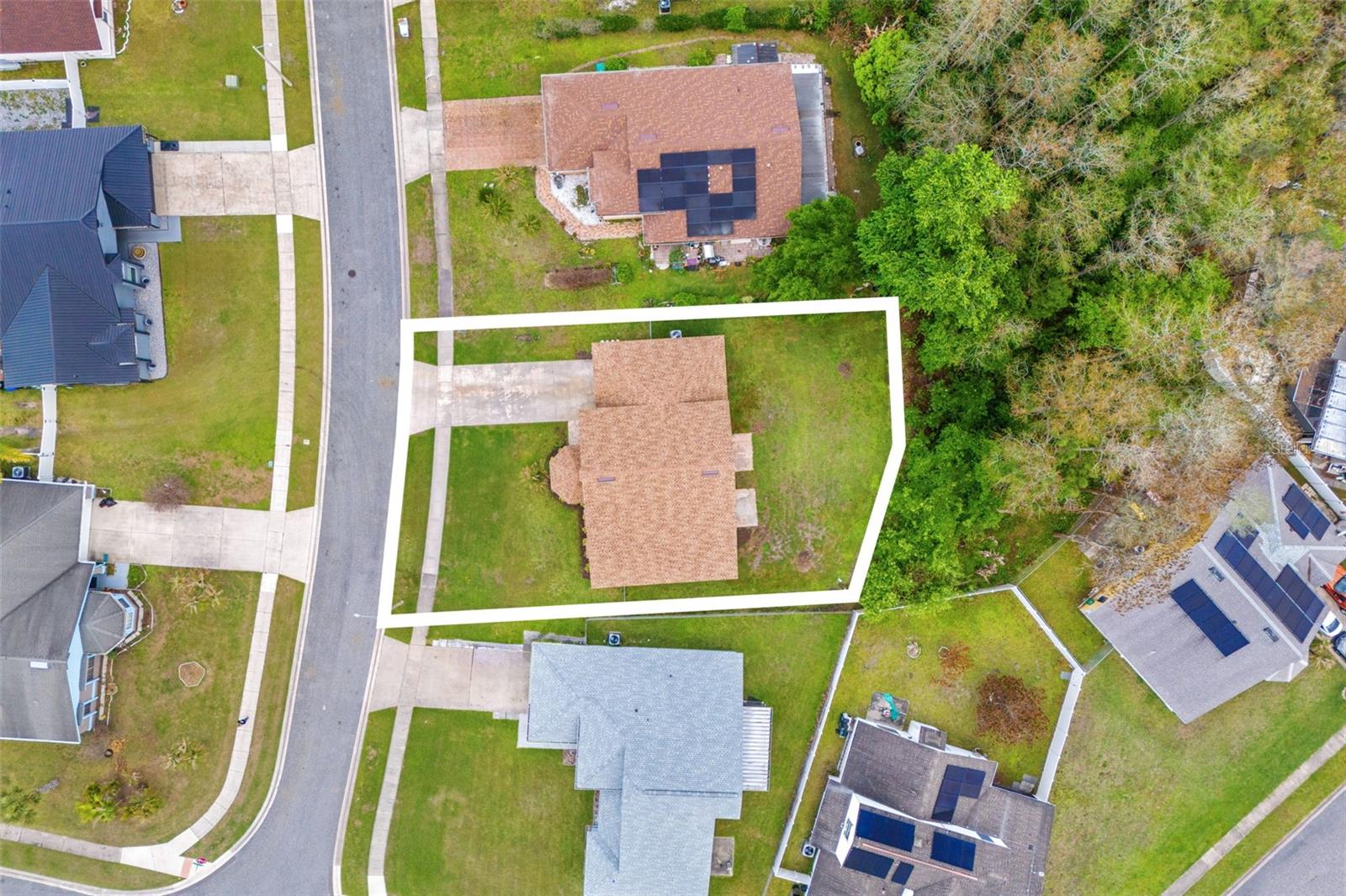 Listing photo id 0 for 806 Vermont Woods Lane