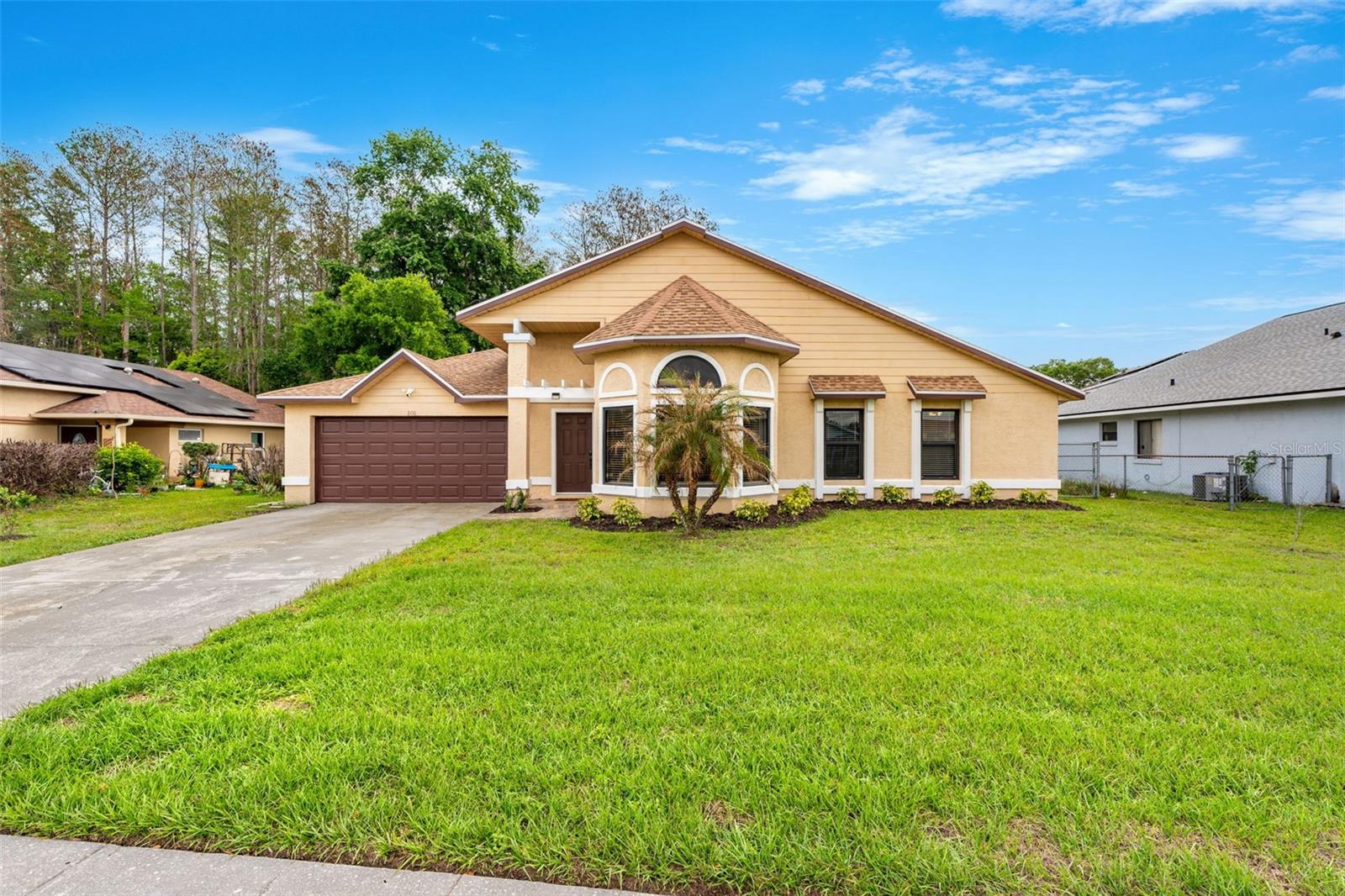 Listing photo id 24 for 806 Vermont Woods Lane