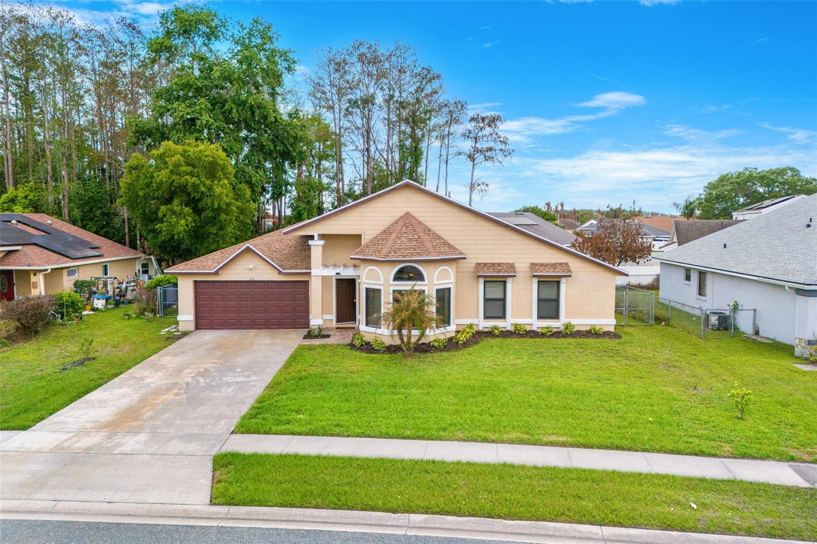 Listing photo id 25 for 806 Vermont Woods Lane