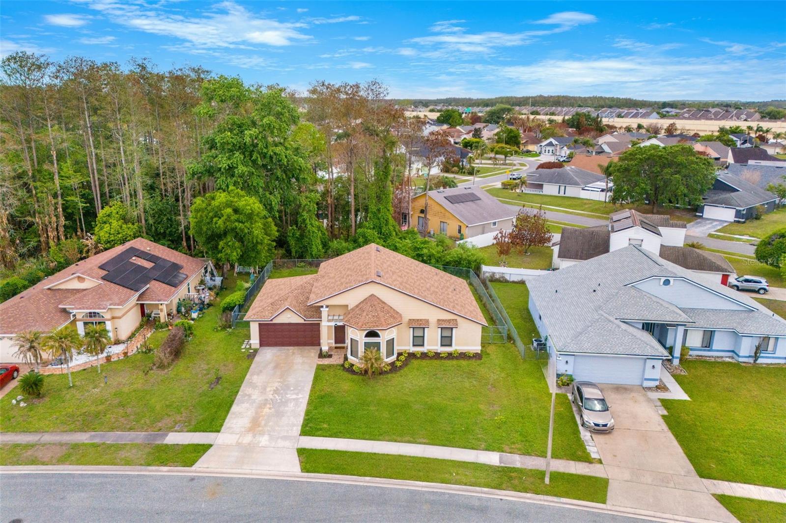 Listing photo id 26 for 806 Vermont Woods Lane