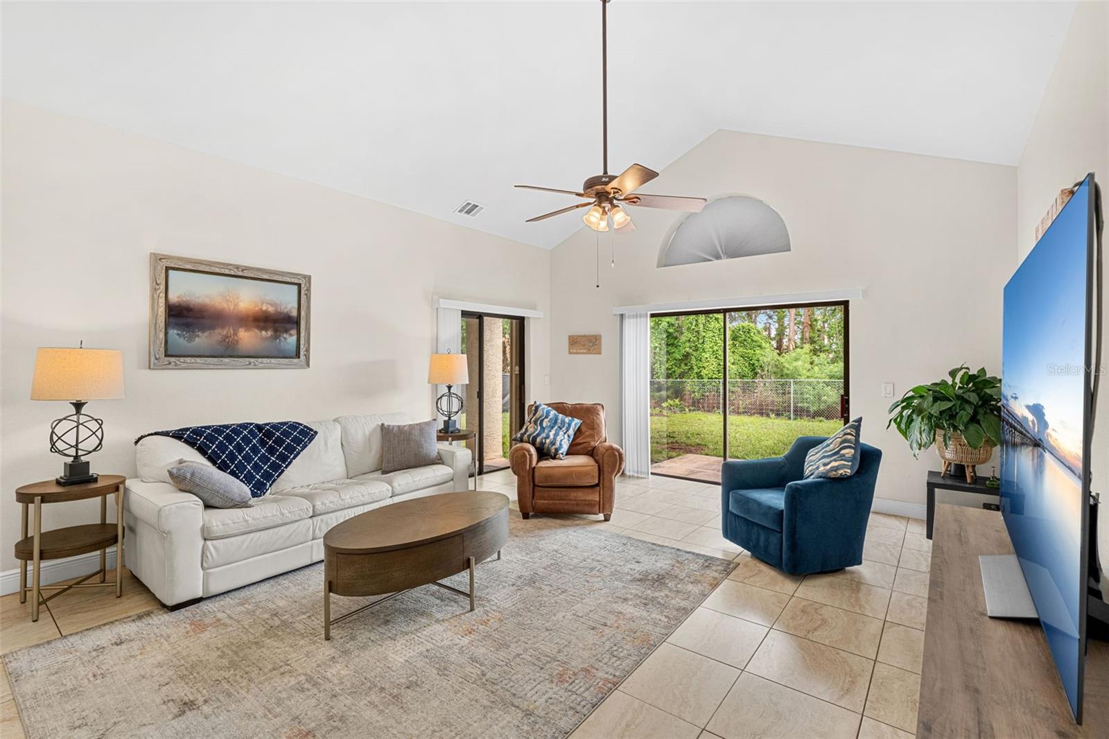 Listing photo id 3 for 806 Vermont Woods Lane