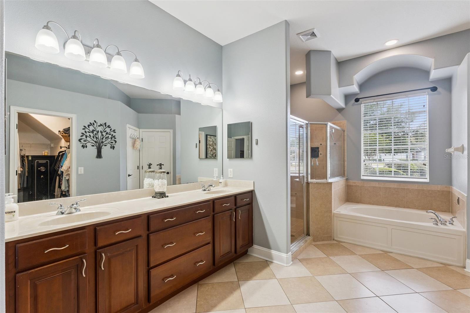 Image 22 of 61 For 216 Juniper Ridge Court