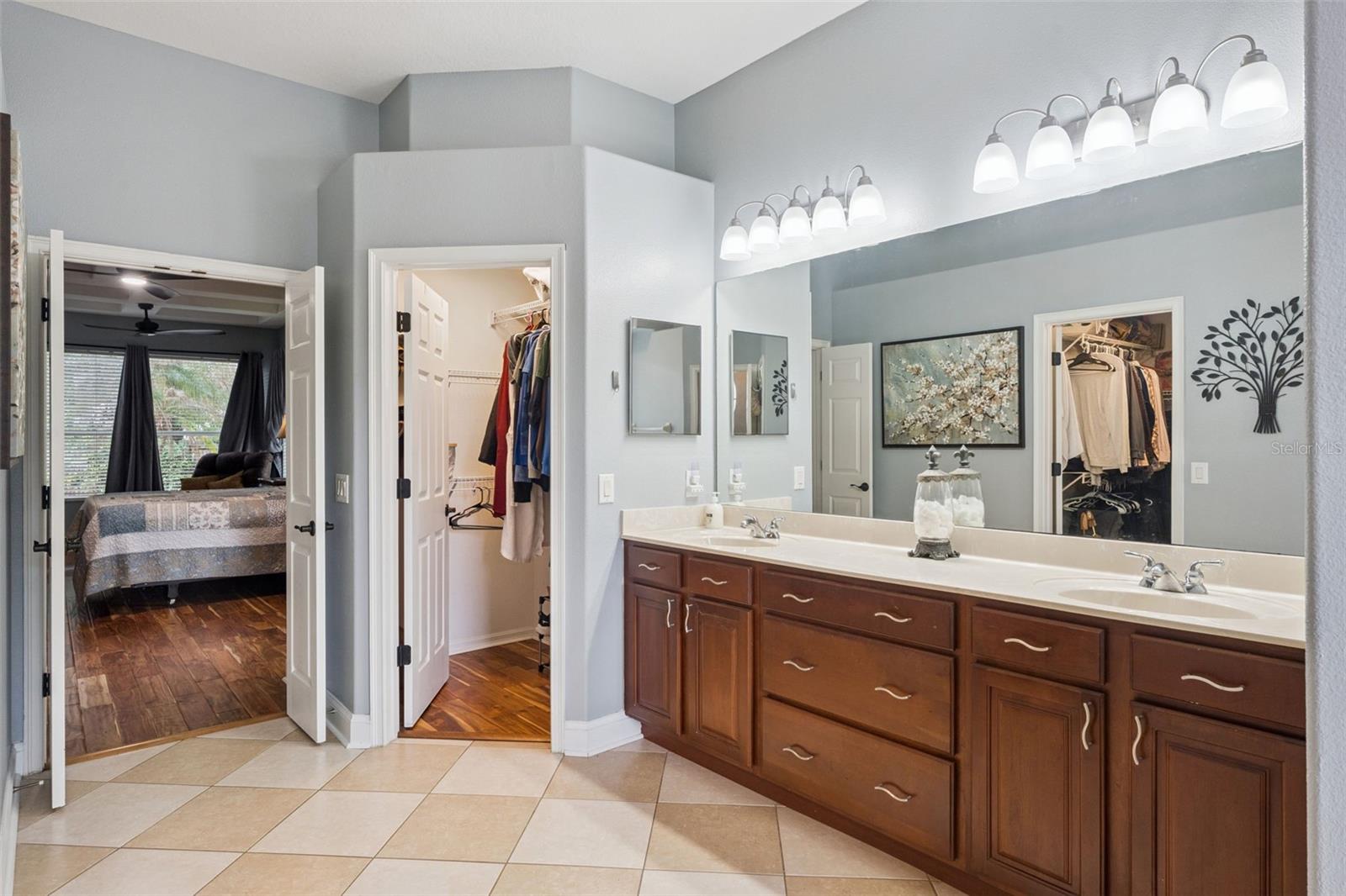 Image 23 of 61 For 216 Juniper Ridge Court