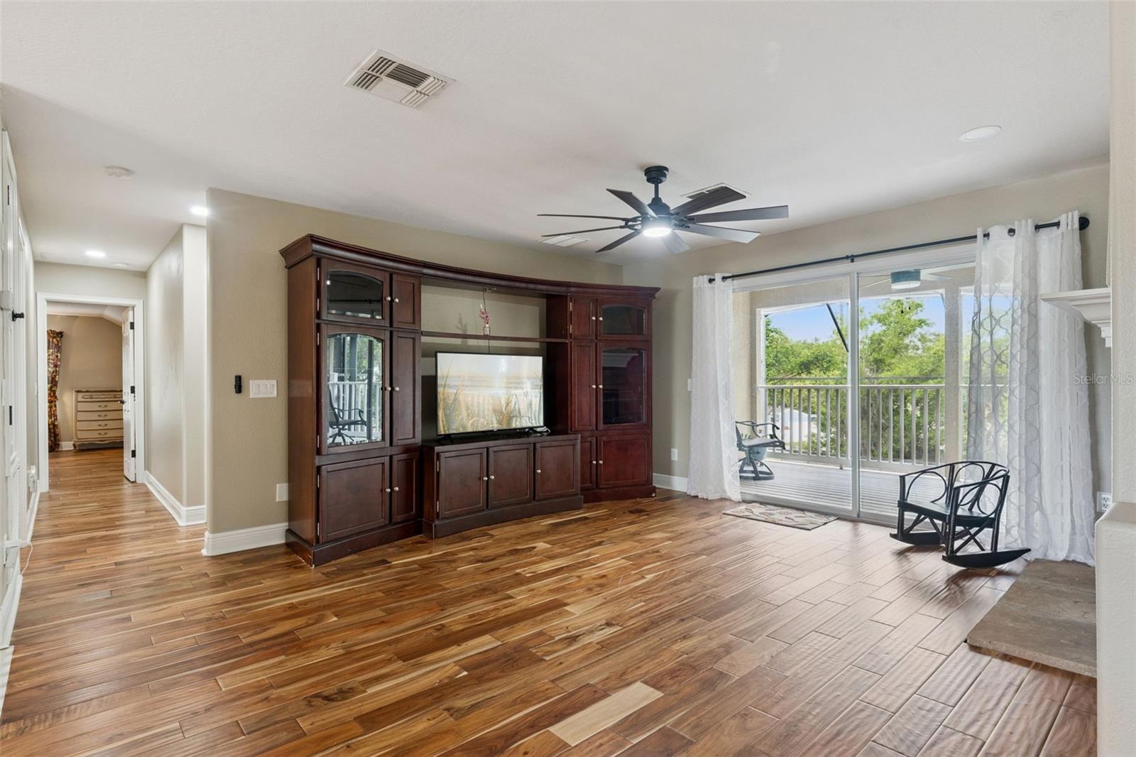 Image 32 of 61 For 216 Juniper Ridge Court