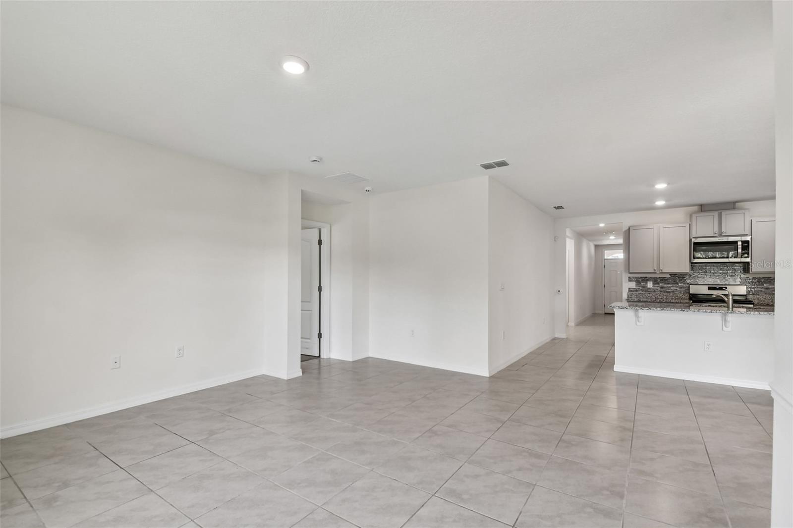 Image 20 of 64 For 727 Lazio Circle