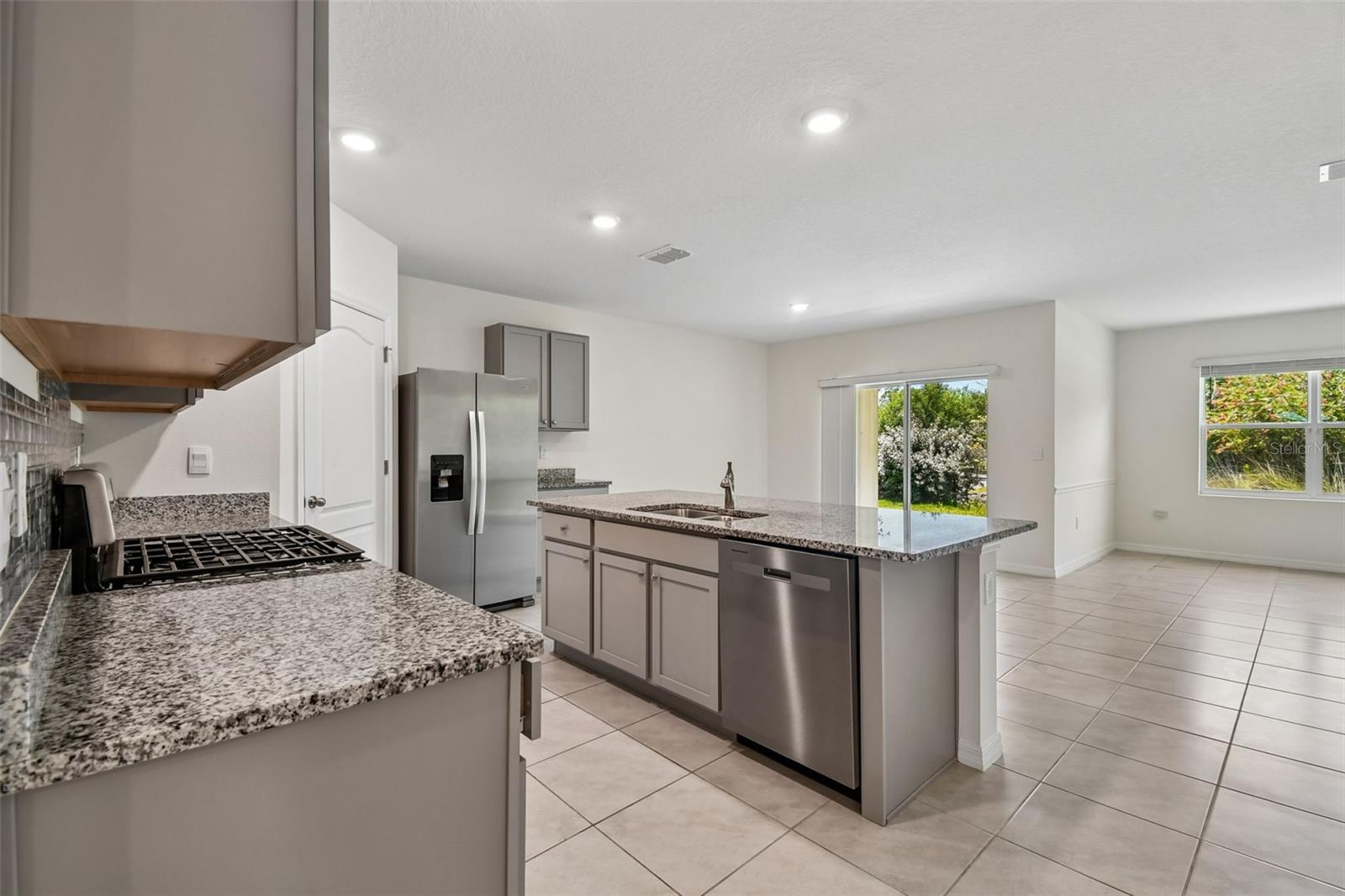 Image 8 of 64 For 727 Lazio Circle