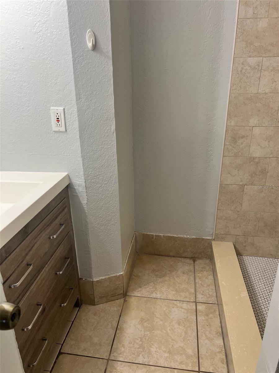 Image 3 of 8 For 10274 Turkey Lake Road B18