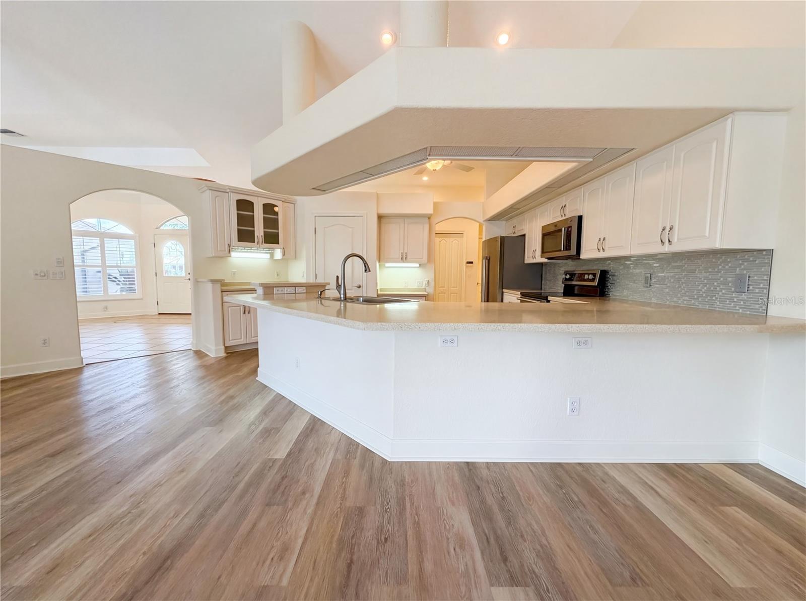 Image 16 of 46 For 1100 Oleander Street