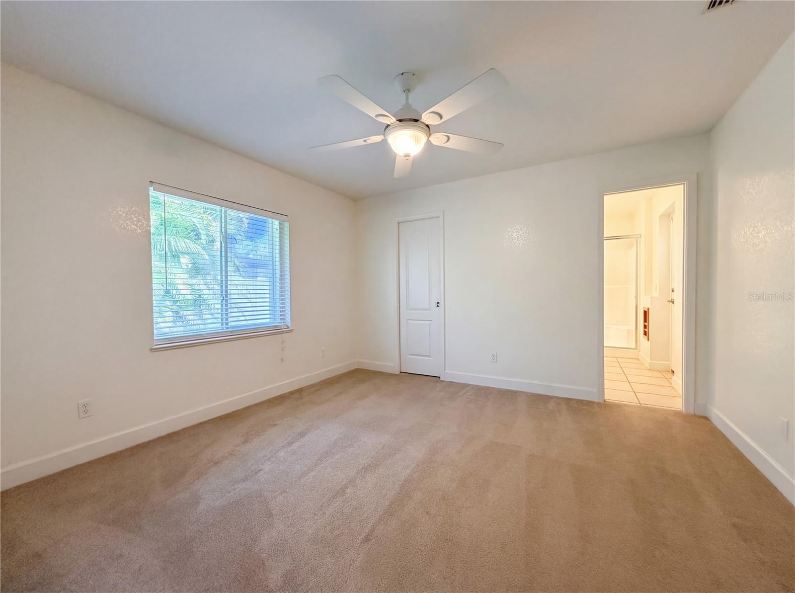 Image 22 of 46 For 1100 Oleander Street