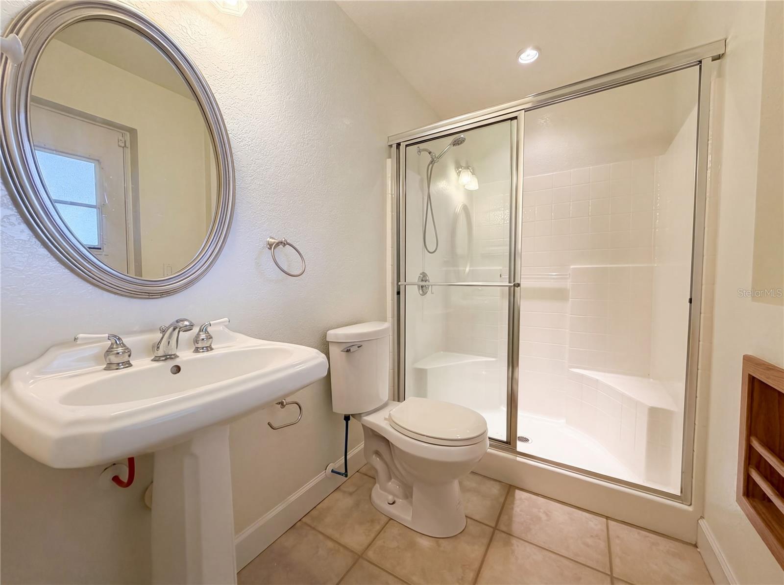 Image 24 of 46 For 1100 Oleander Street