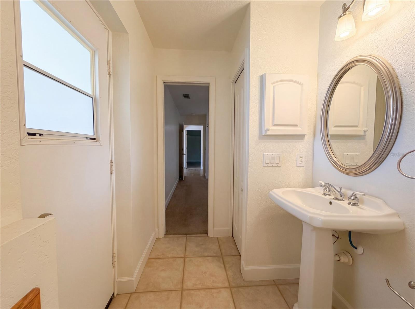 Image 25 of 46 For 1100 Oleander Street