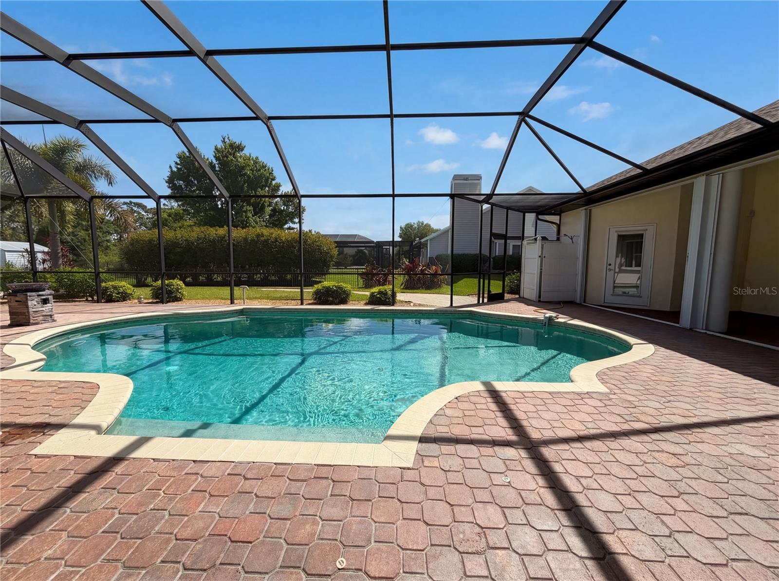 Image 33 of 46 For 1100 Oleander Street