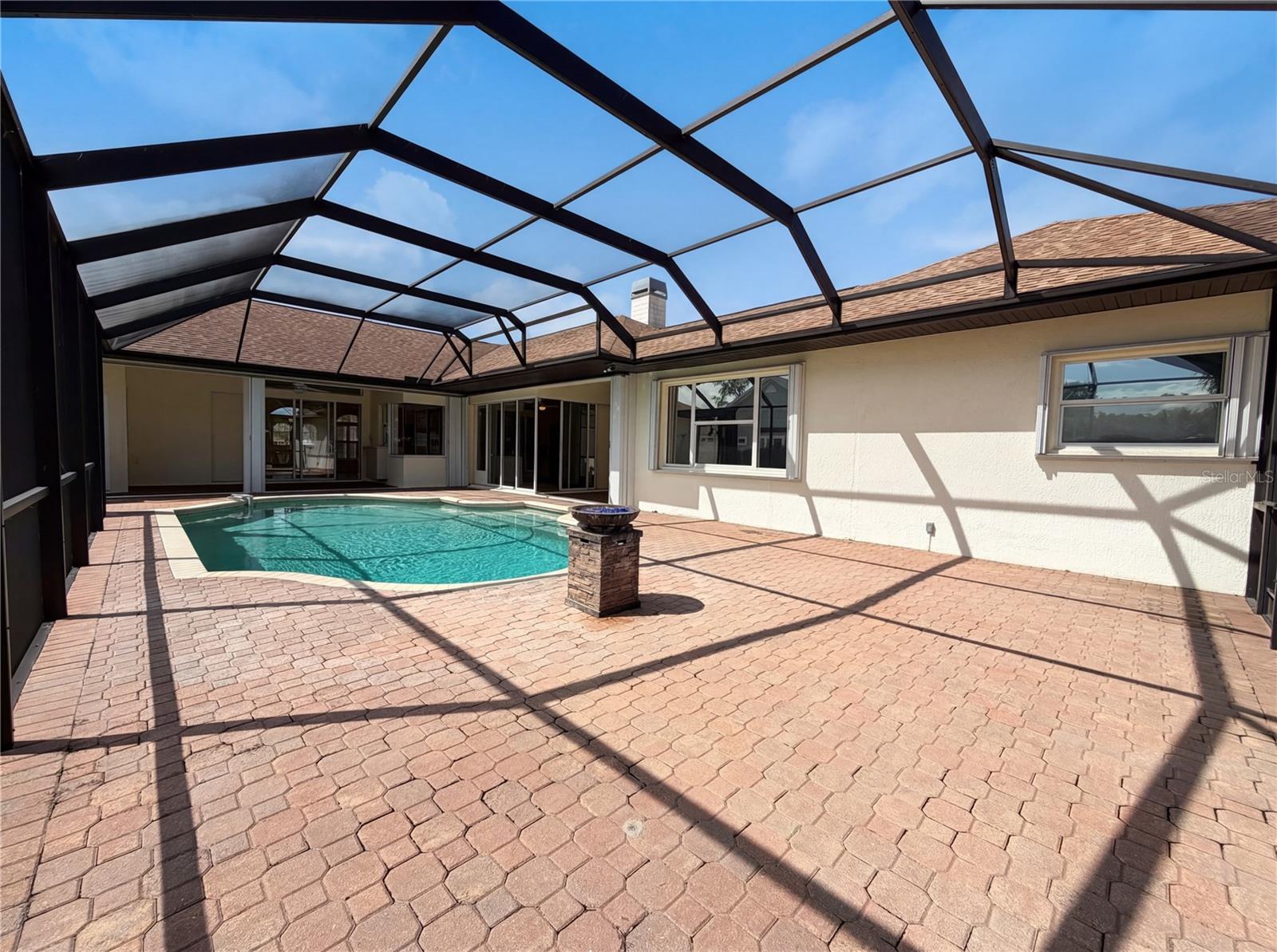 Image 34 of 46 For 1100 Oleander Street