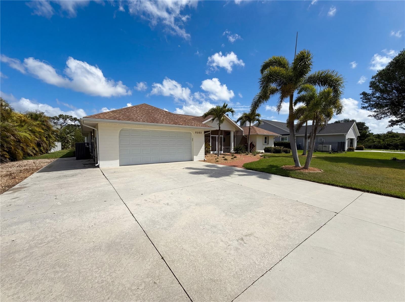 Image 7 of 46 For 1100 Oleander Street