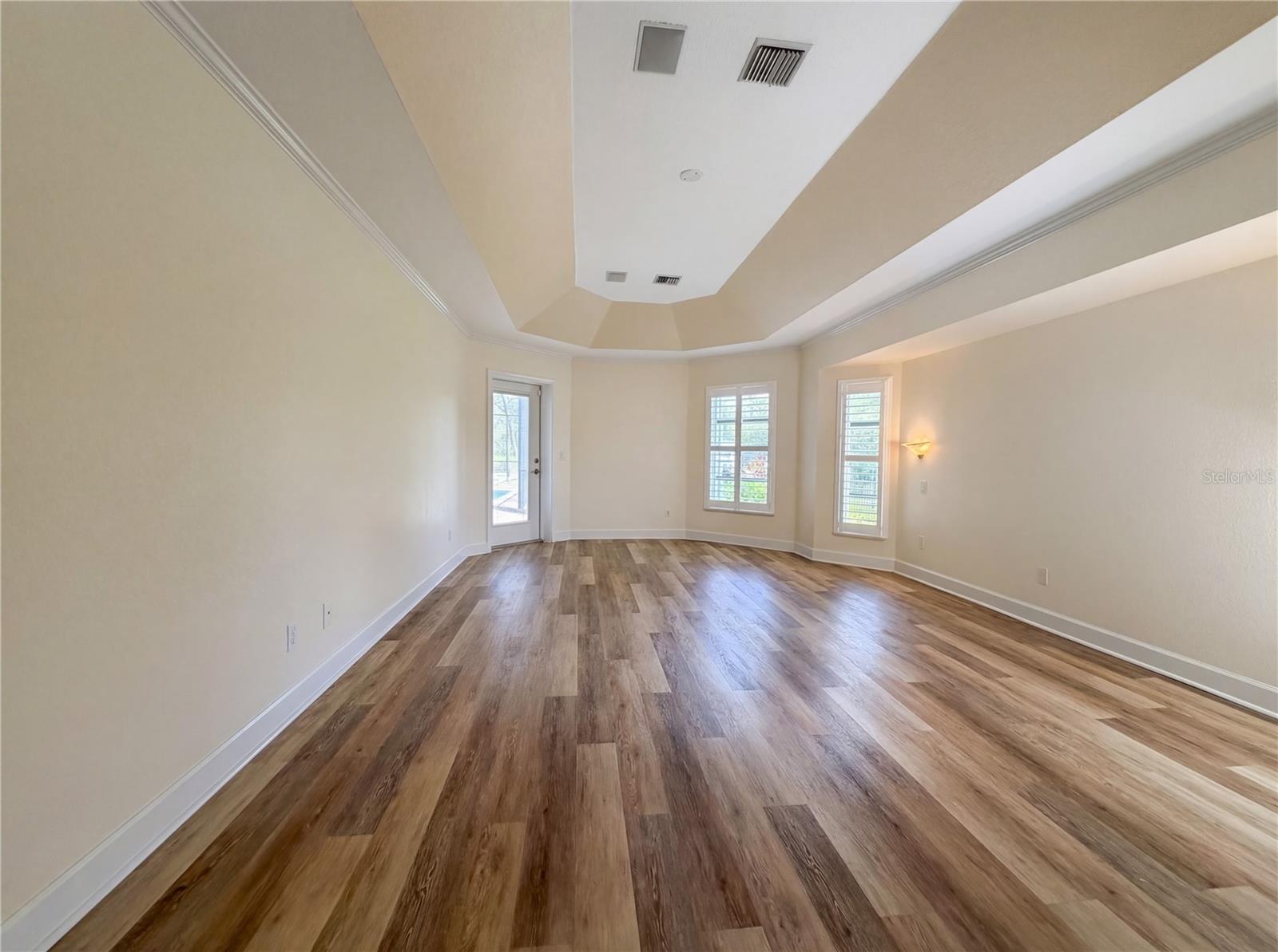 Image 9 of 46 For 1100 Oleander Street