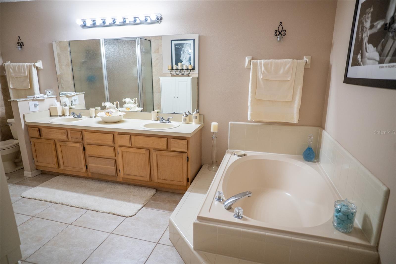 Image 18 of 25 For 8809 Hunting Bow Court