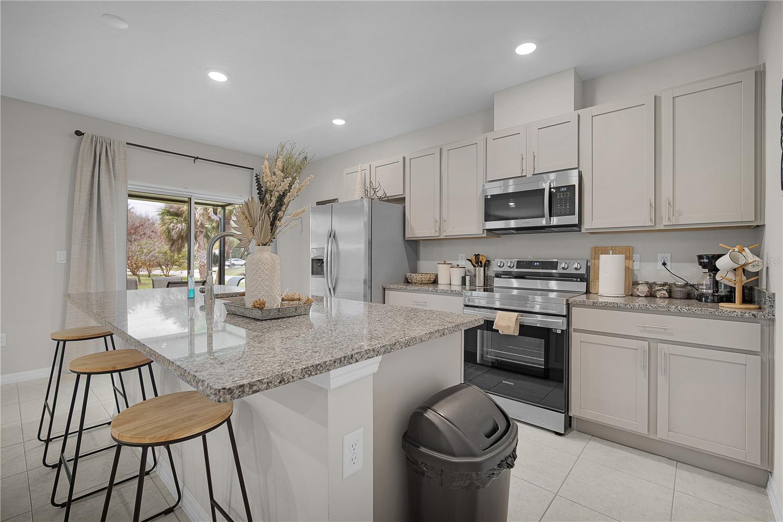 Image 11 of 37 For 418 Fleming Street