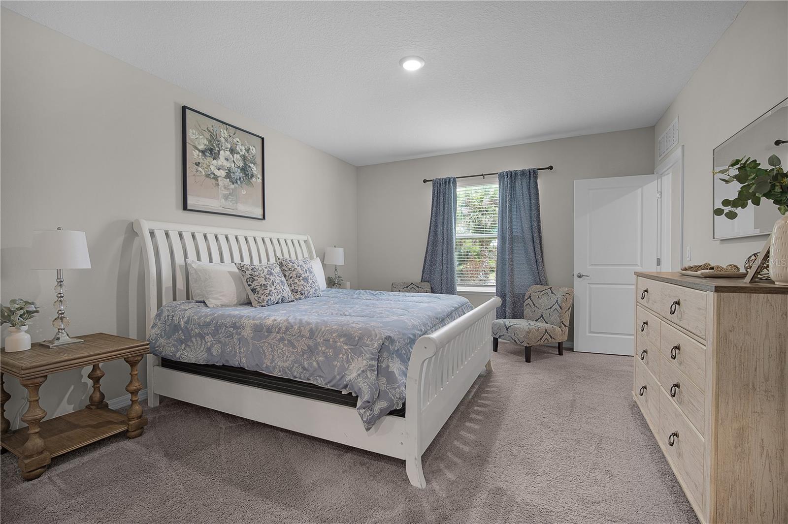 Image 15 of 37 For 418 Fleming Street