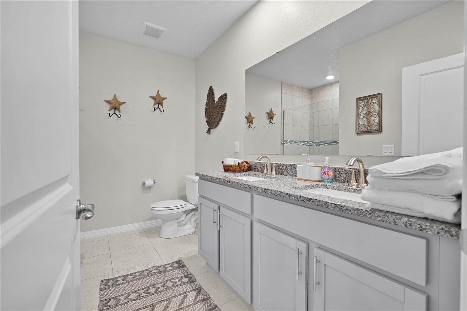 Image 17 of 37 For 418 Fleming Street