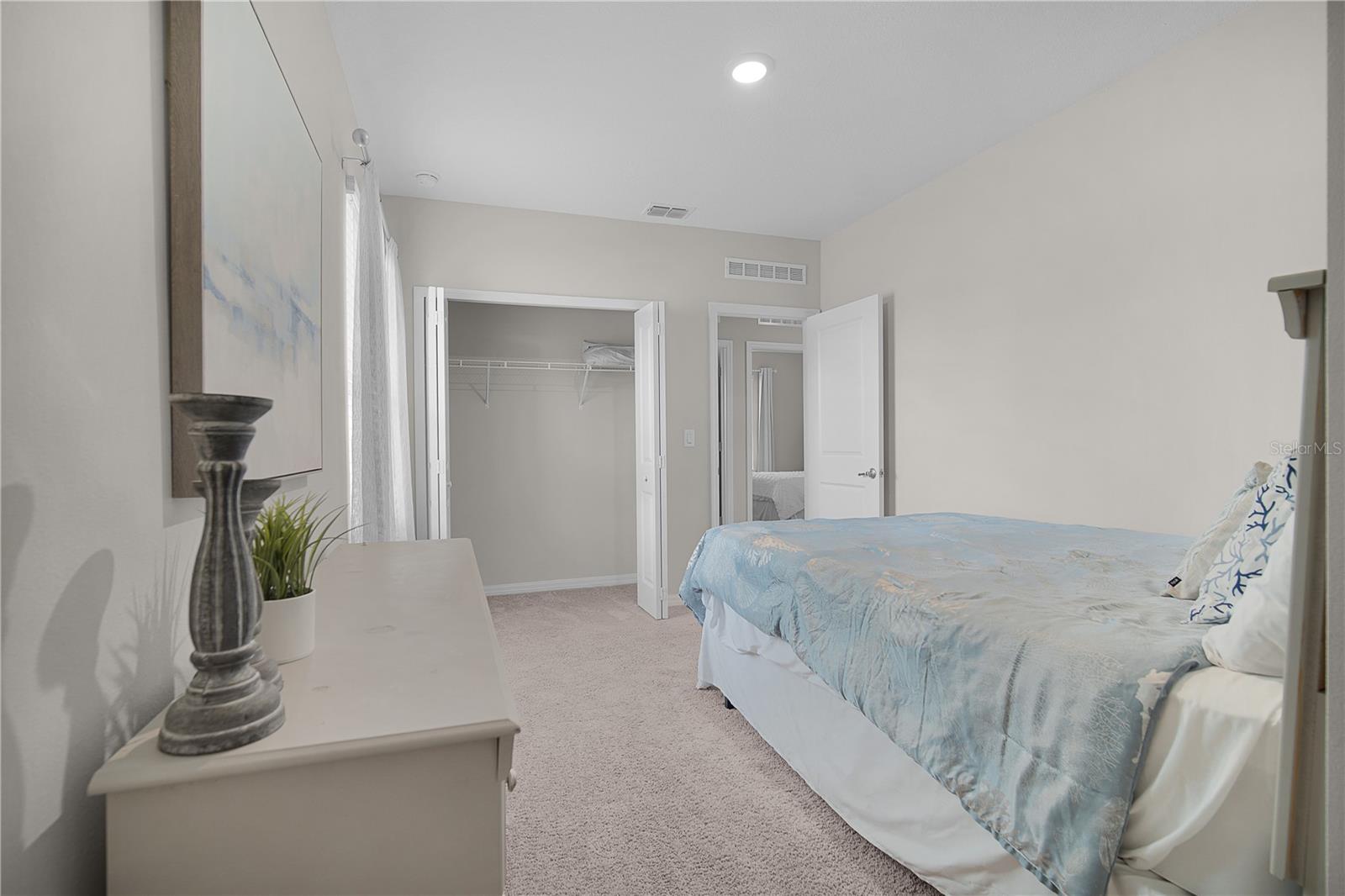 Image 22 of 37 For 418 Fleming Street