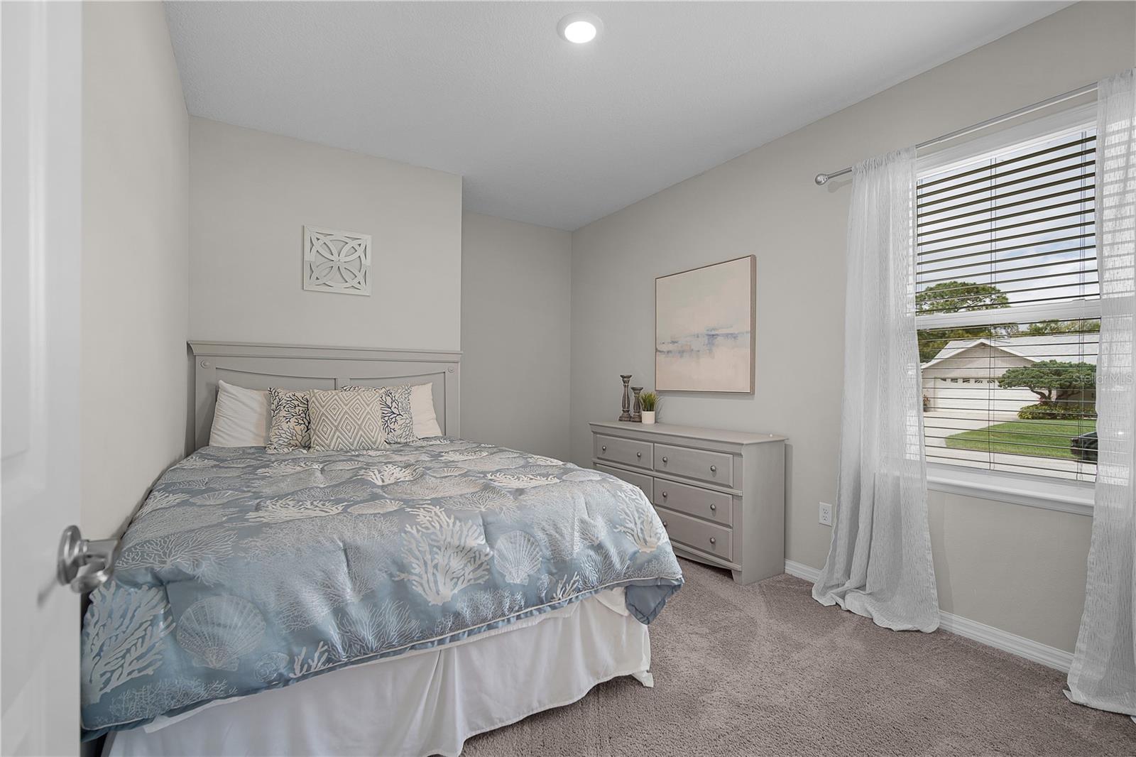 Image 23 of 37 For 418 Fleming Street