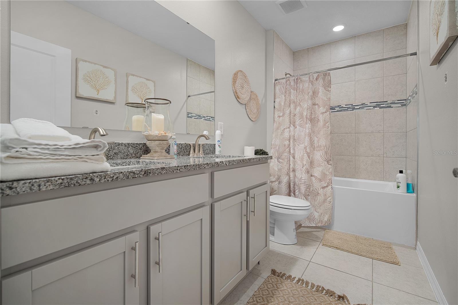 Image 26 of 37 For 418 Fleming Street