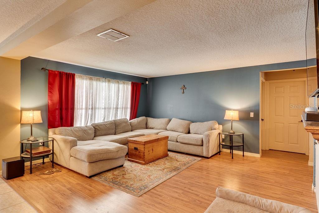 Image 6 of 32 For 349 Verdi Street