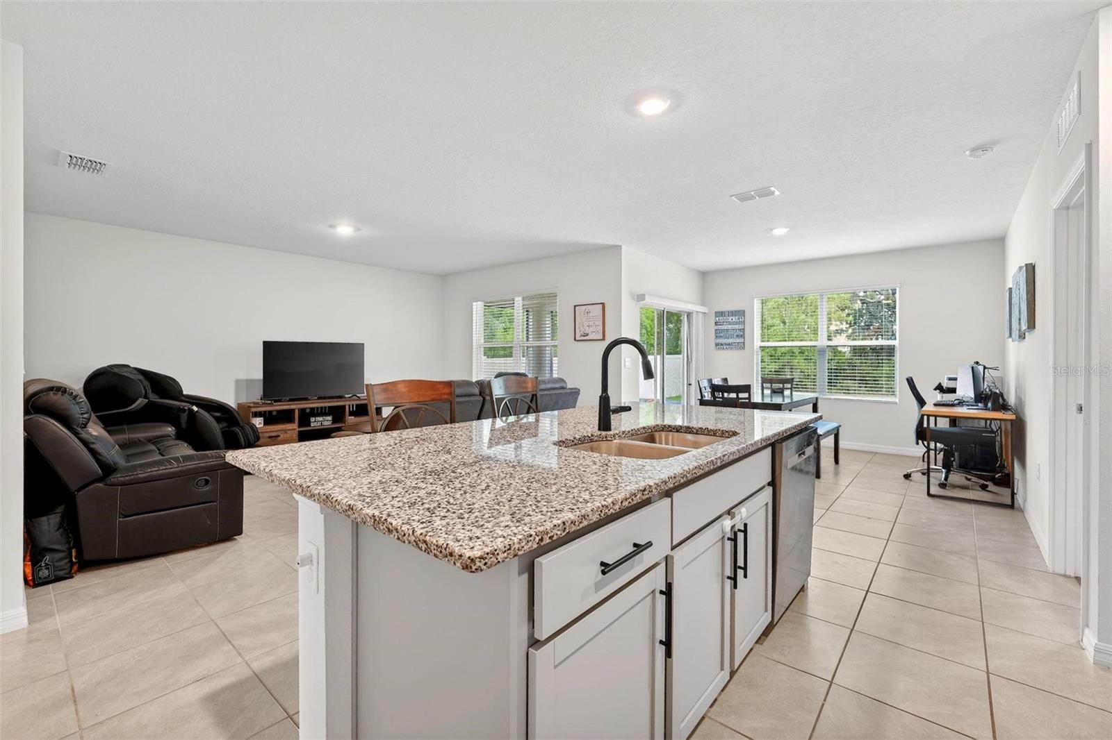 Image 15 of 48 For 3007 Staten Drive