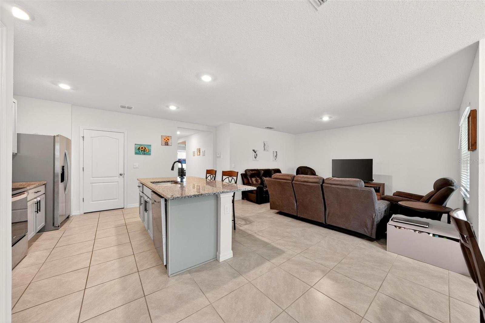 Image 18 of 48 For 3007 Staten Drive