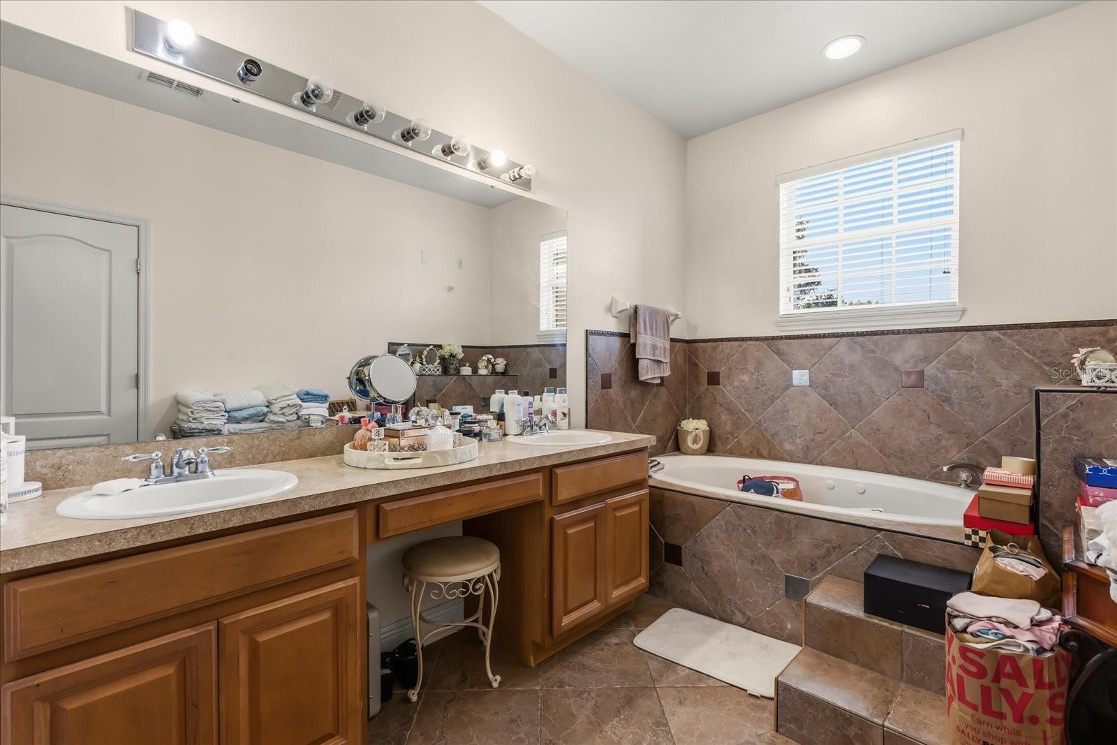 Image 30 of 40 For 3878 Wood Thrush Drive