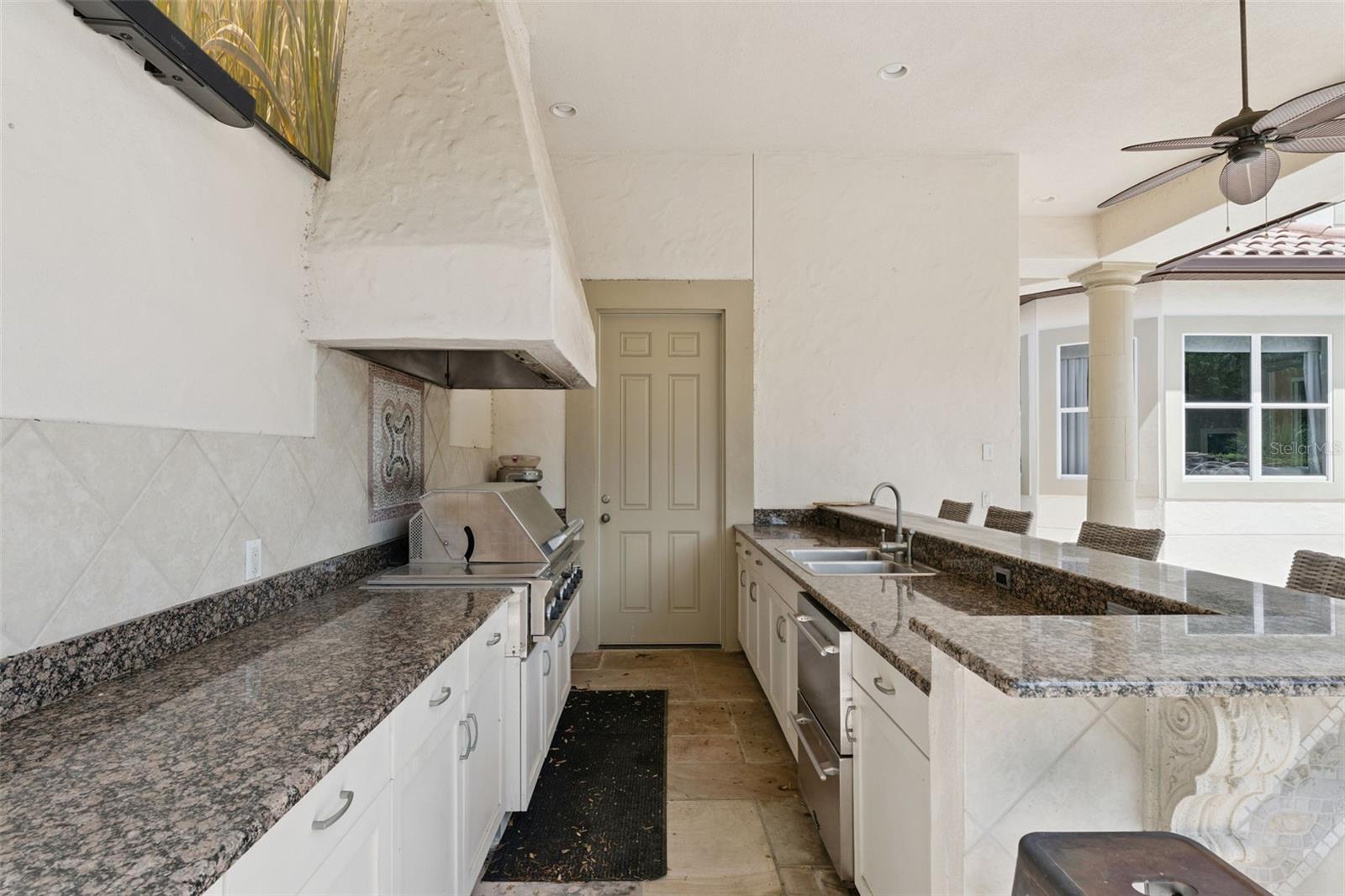 Listing photo id 23 for 3545 Legacy Hills Court